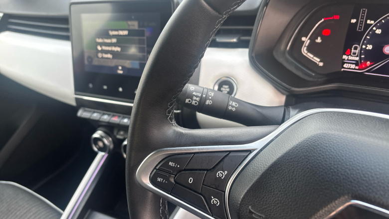 Renault Clio 1.0 TCe 90 SE Edition 5dr Petrol Hatchback